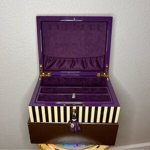 Henri Bendel Jewerly Box with Key